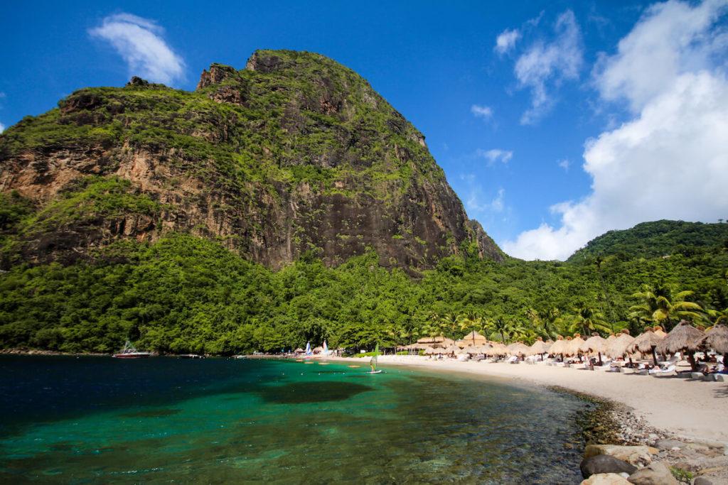 saint-lucia-karibik-sugar-beach-piton