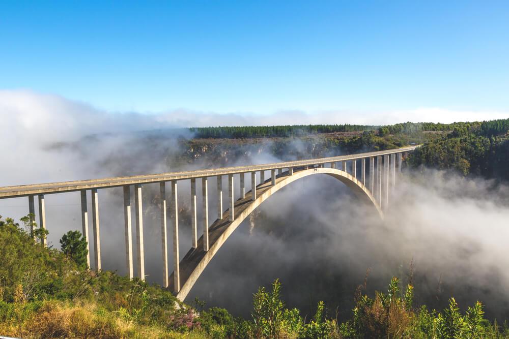 bloukrans-bridge-sudafrica-parque-nacional-tsitsikamma