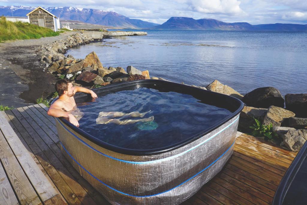 island-kosten-rundreise-marco-hot-tube
