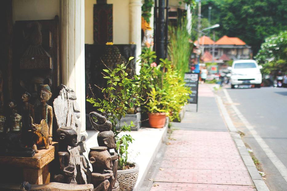 Ubud-Bali-Indonesien-Comercio-calle-Compras-1