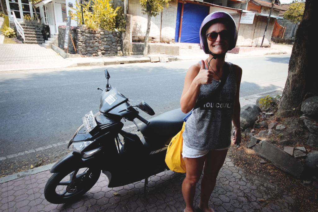 Alquilar-moto-Ubud-Bali-Indonesien