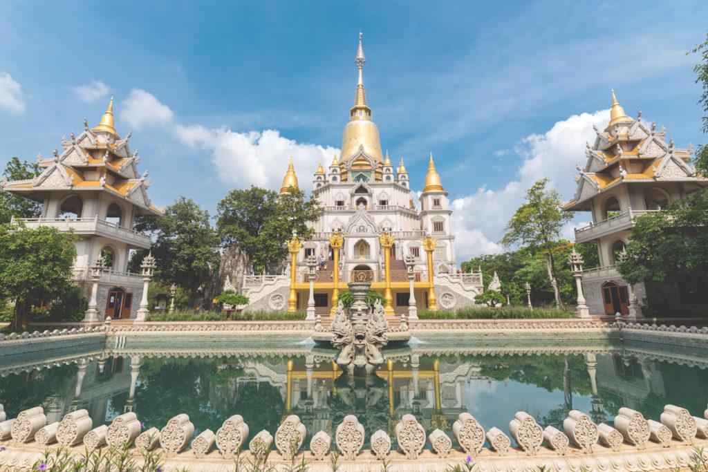 Lugares de interés en Vietnam Pagoda Buu-Long en Saigón