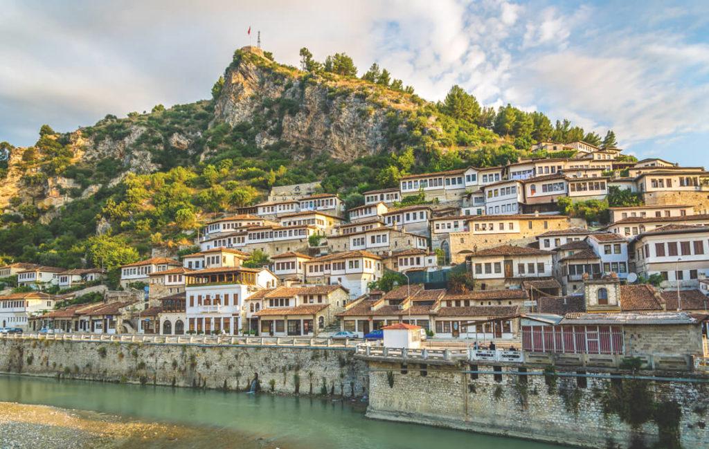 berat-ciudad-de-las-mil-ventanas-albania-puntos-destacados