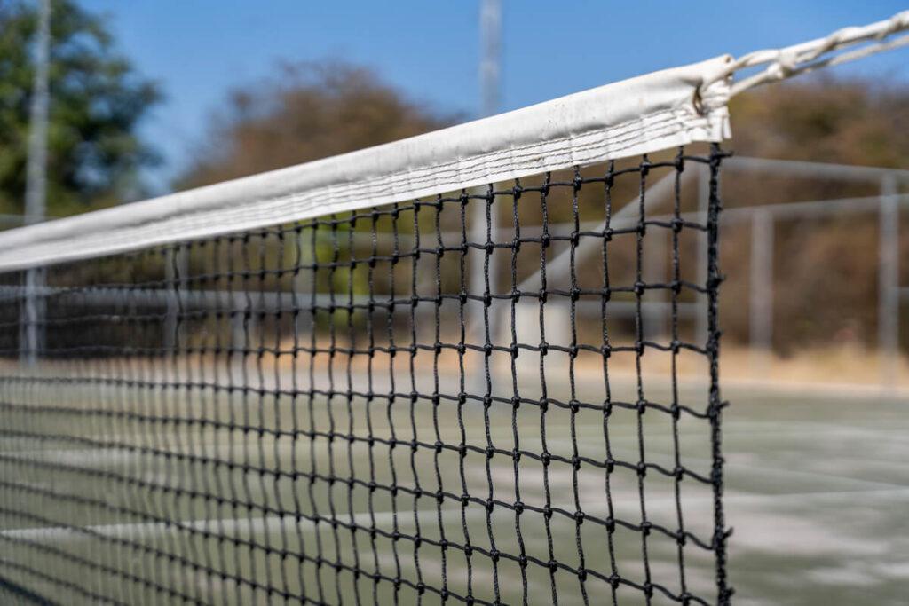 Cancha de tenis Mokuti Lodge Etosha Park