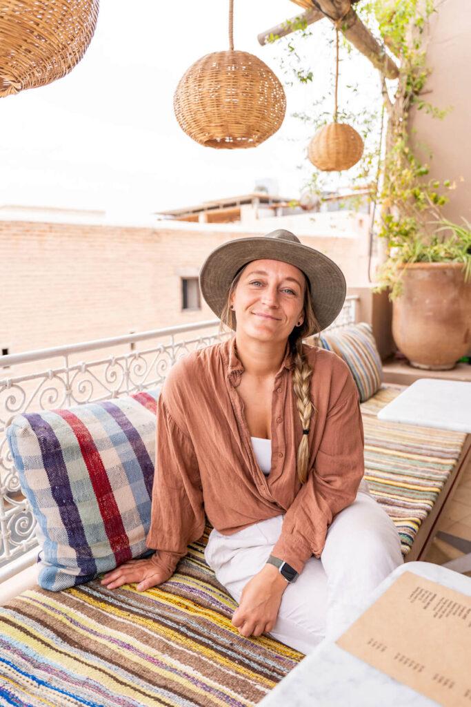 Atay Café en Marrakech con terraza
