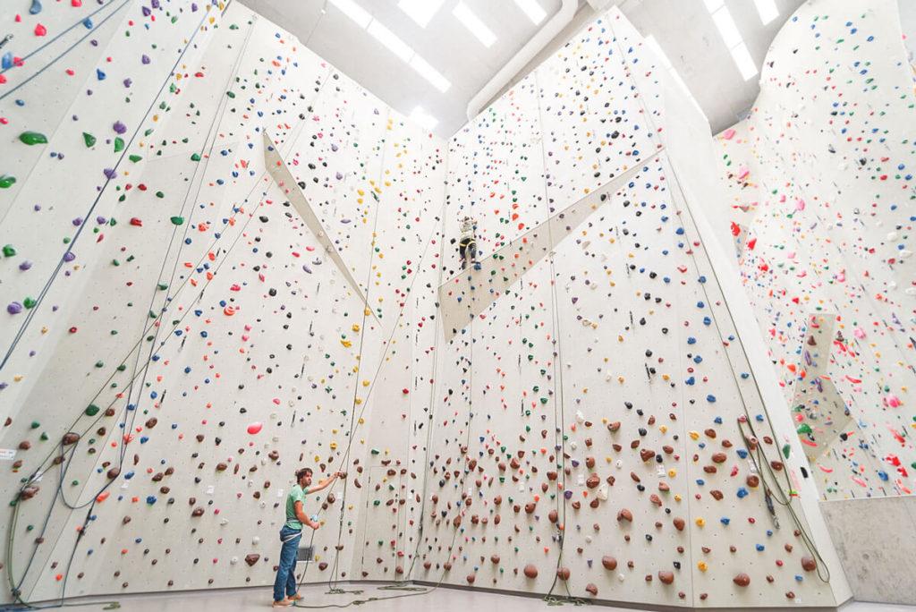 Centro-de-escalada-Innsbruck-escala-interior
