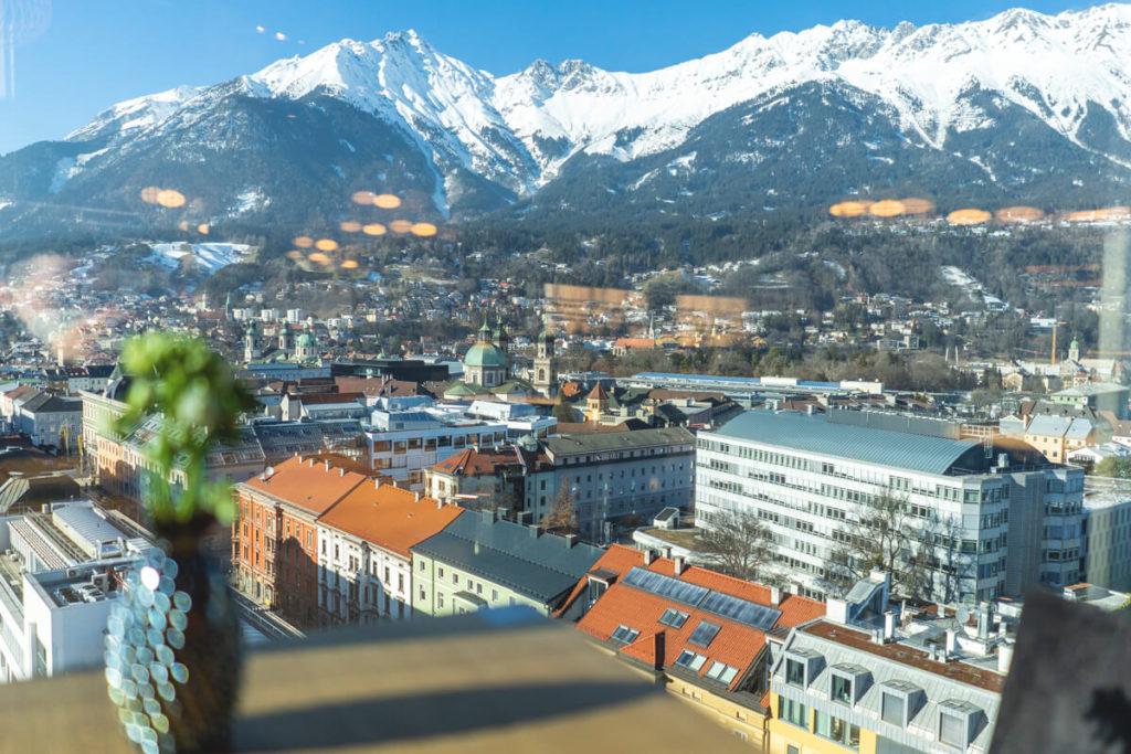 Innsbruck-invierno-adlers-Hotel-Restaurante-Weitsicht-1