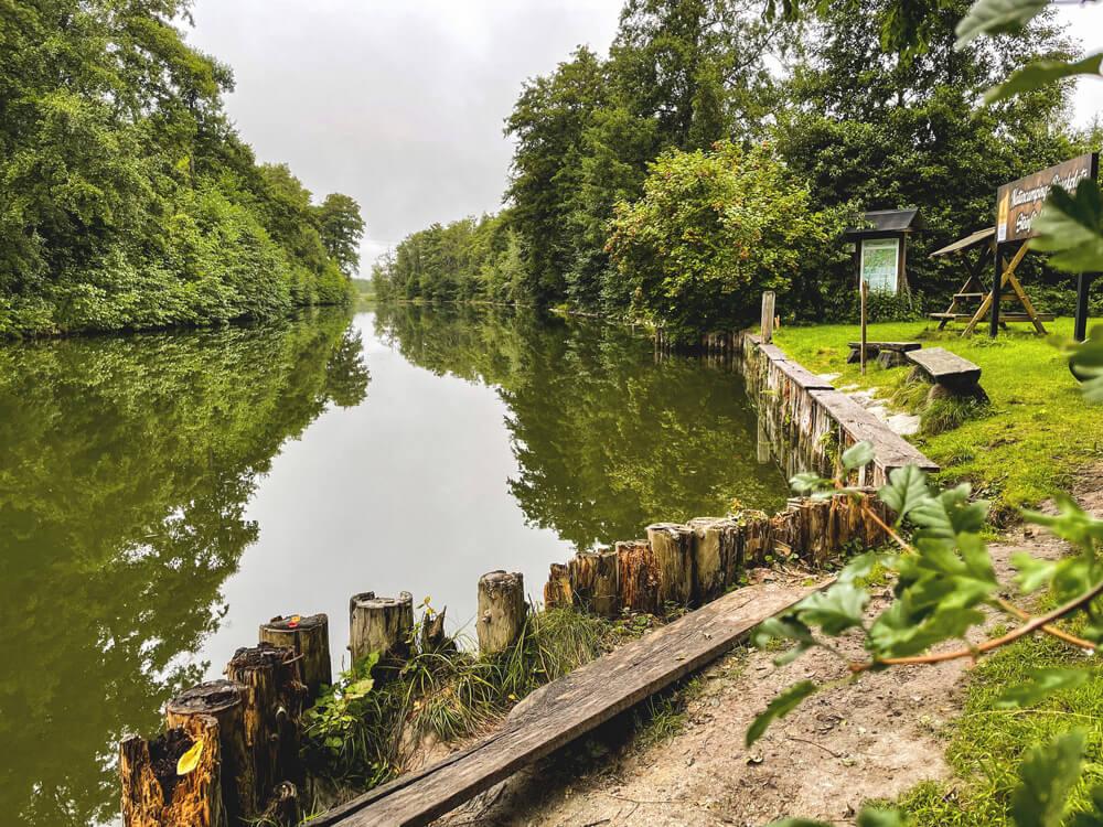 Atracadero para canoas en el biwak de Steinförde 1