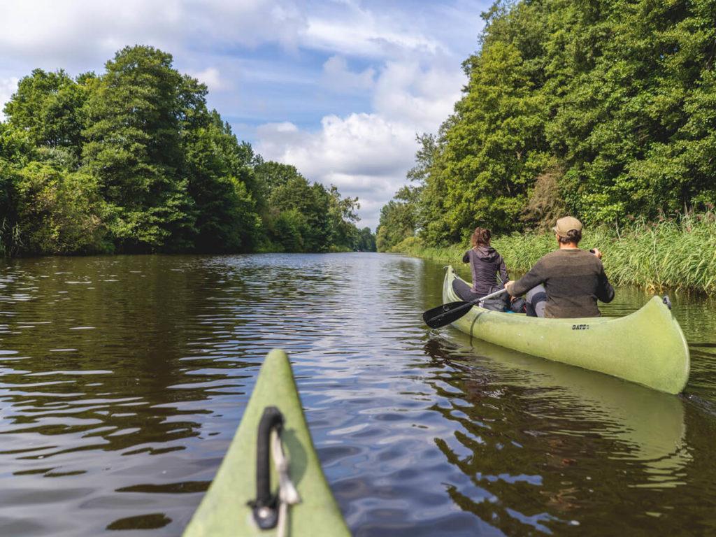 Excursión acuática en Havel, Wesenberg, puente de Ahrensberg
