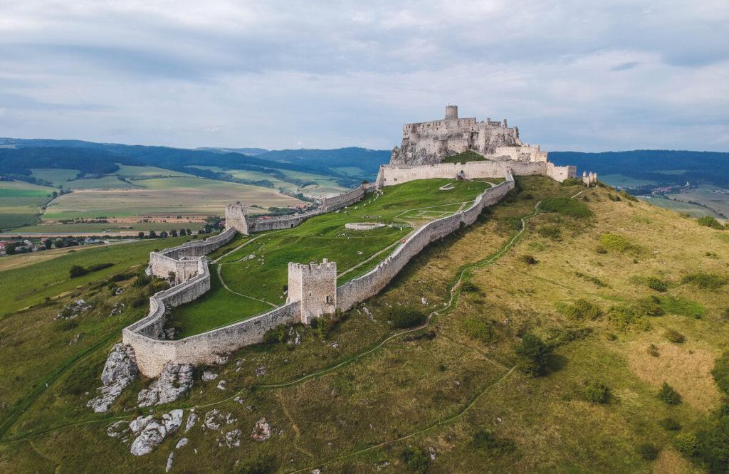 Atracciones de Eslovaquia - Castillo de Beckov - Dron