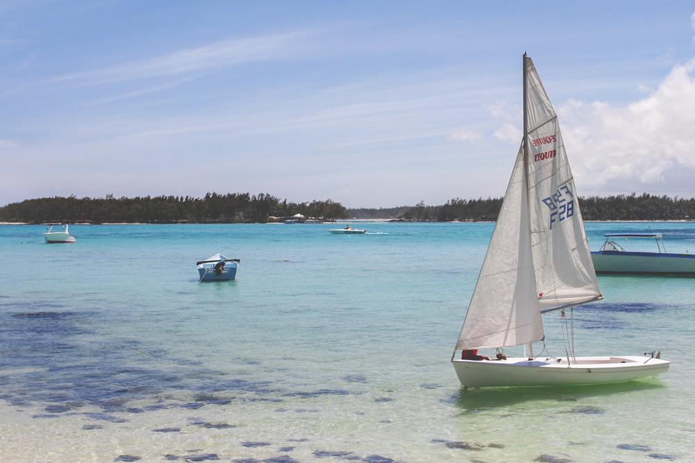 mauritius-playa-mar-barco