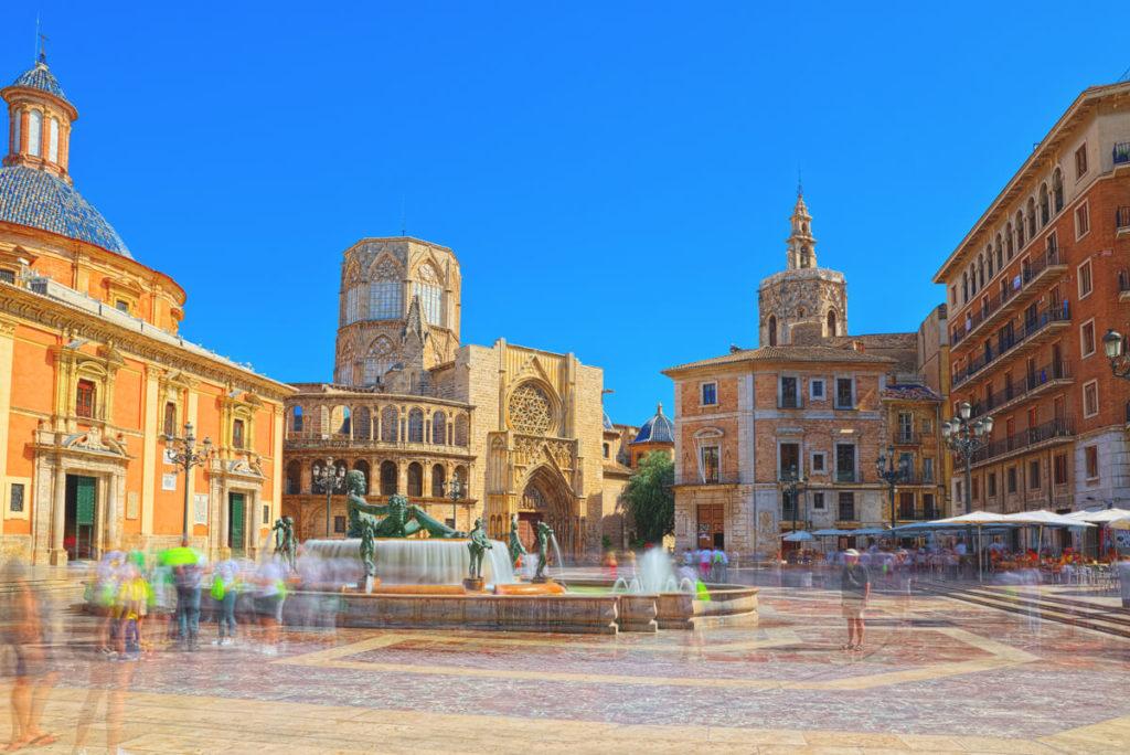 Valencia-Highlights-Platz-der-Jungfrau-Plaza-de-la-Virgen