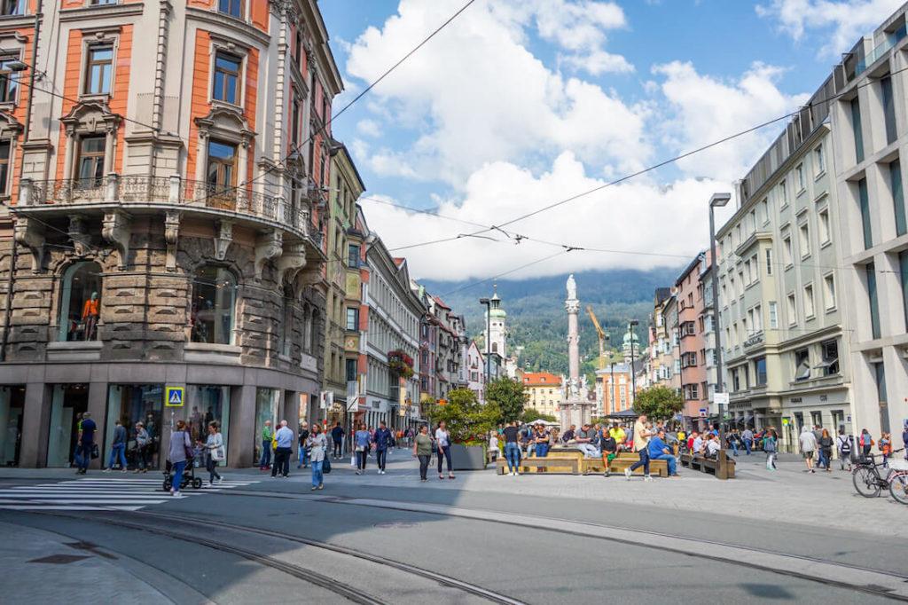 Innsbruck-Tipps-Sehenswuerdigkeiten-Maria-Theresien-Strasse