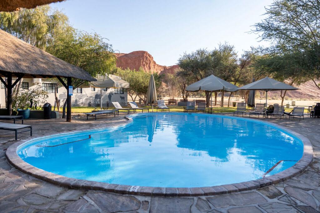 Piscina de la lodge Namib Desert