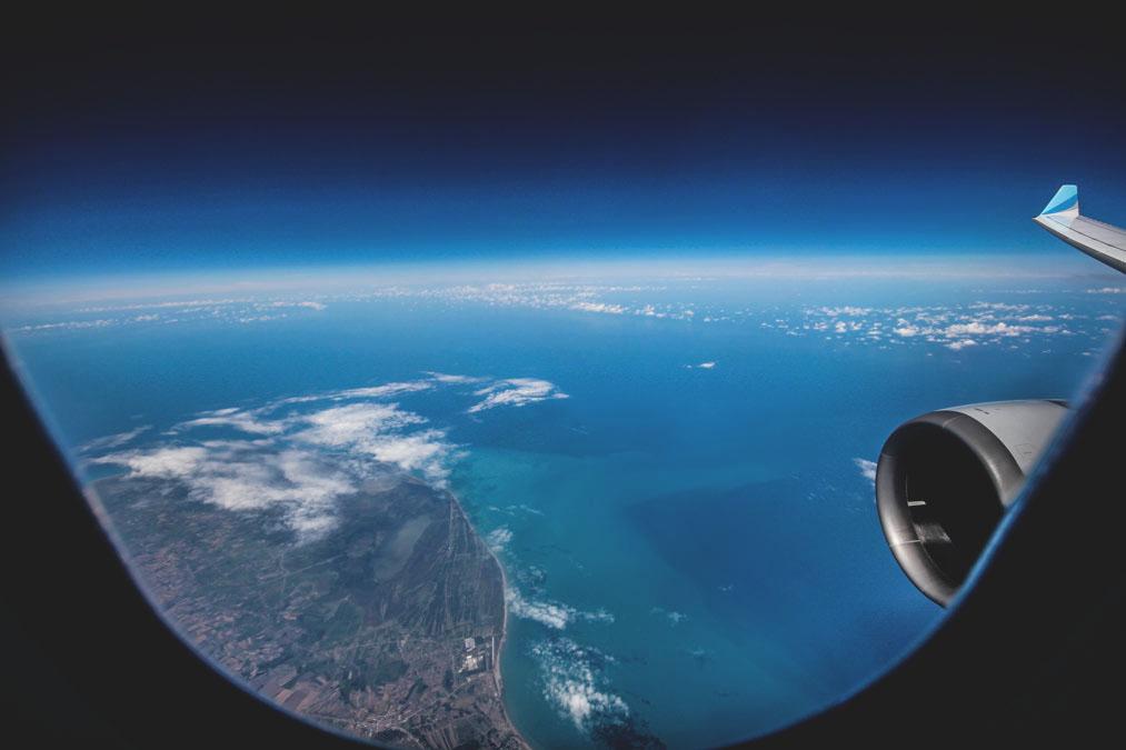Vista de un avión volando