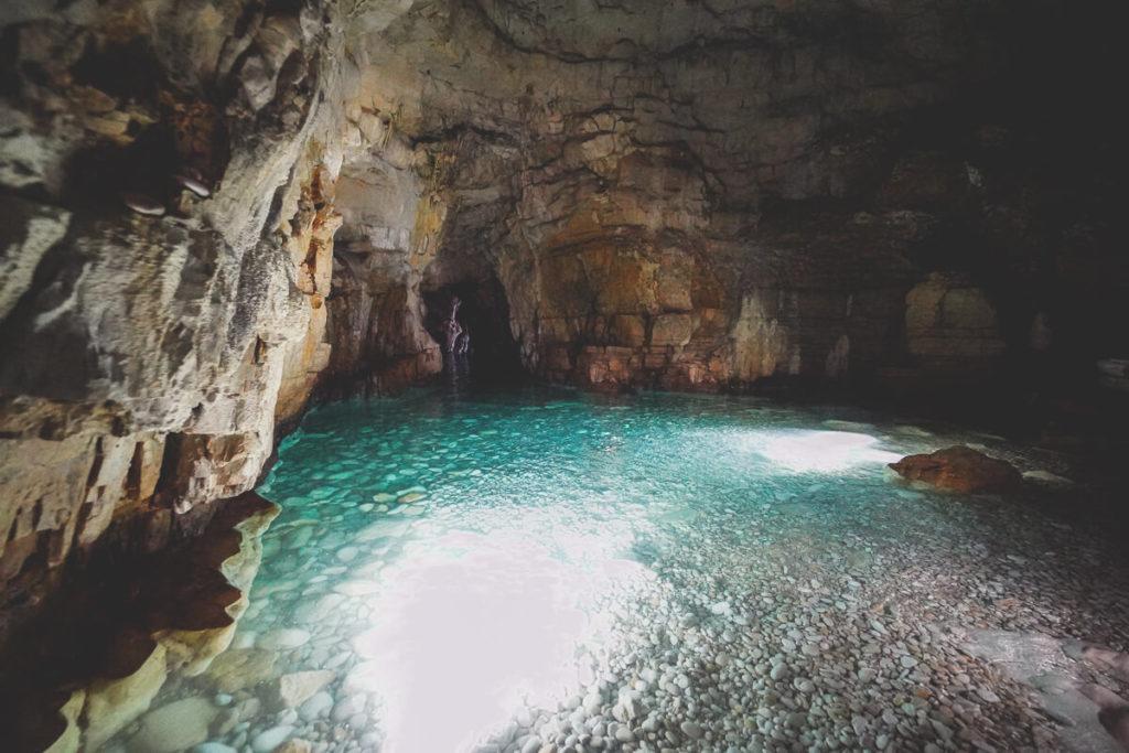 Pula-Atracciones-Excursión-Kayak-Cala-Agua-2
