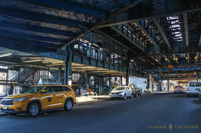 Paso elevado del metro en el Bronx