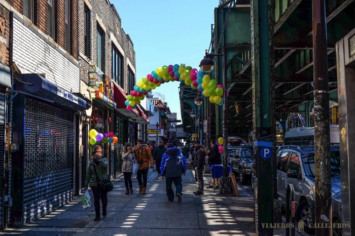 Queens. Tour Contrastes