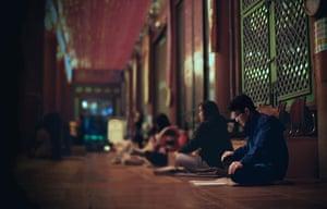 Seoul gallery: temple