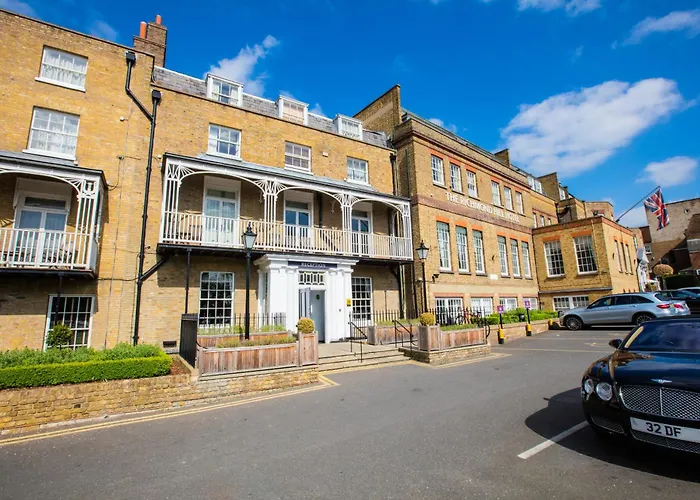 Top Hotels Around Richmond