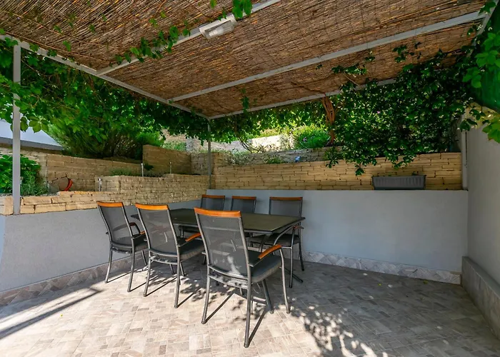 Best Hostels in Split for Cultural Immersion